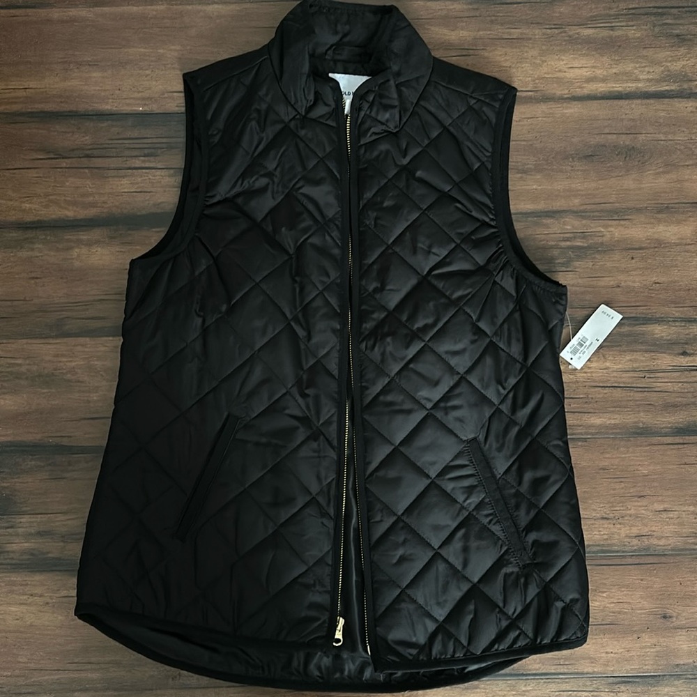 OLD NAVY BLACK QUILTED VEST NWT
